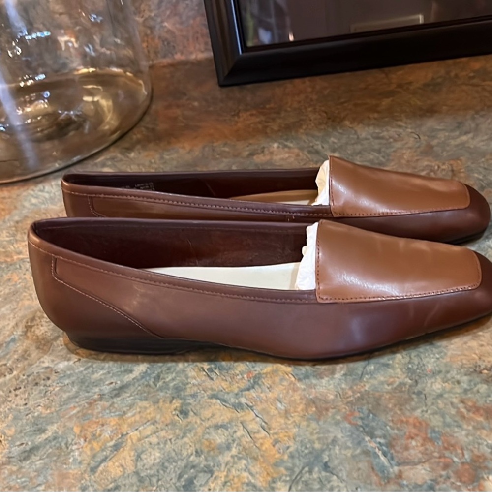 Capezio Shoes Women's Brown Flats Shoe size 9 Narrow in like new condition. - Picture 4 of 7